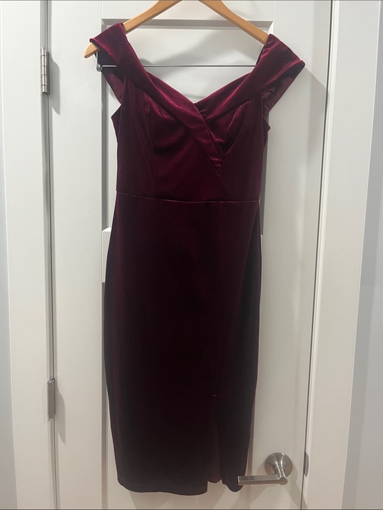 Premier Amour Dresses & Skirts - Premier Amour Size 4 Velvet Off the Shoulder Midi Dress Burgundy Worn Once